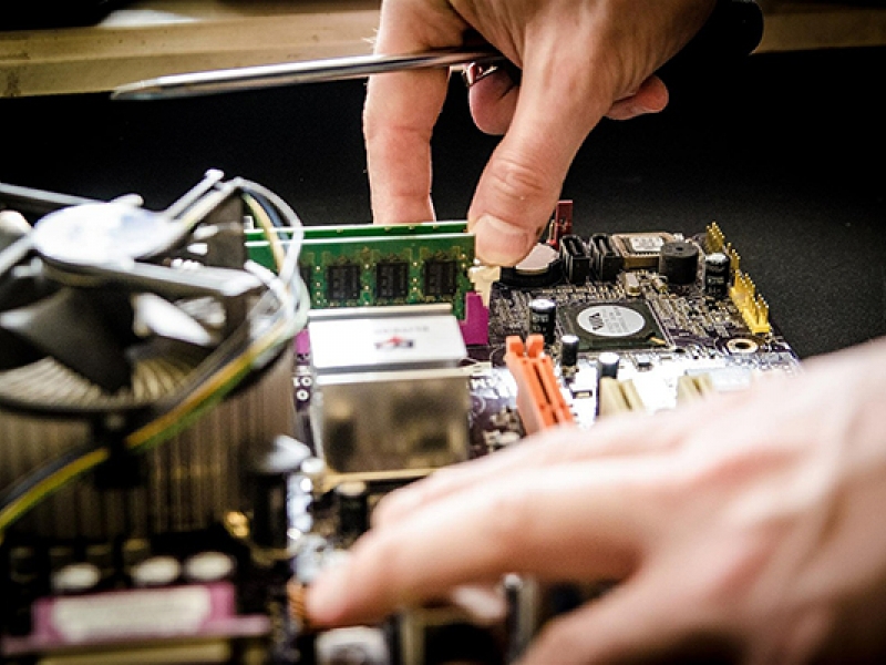 Mentenanță hardware